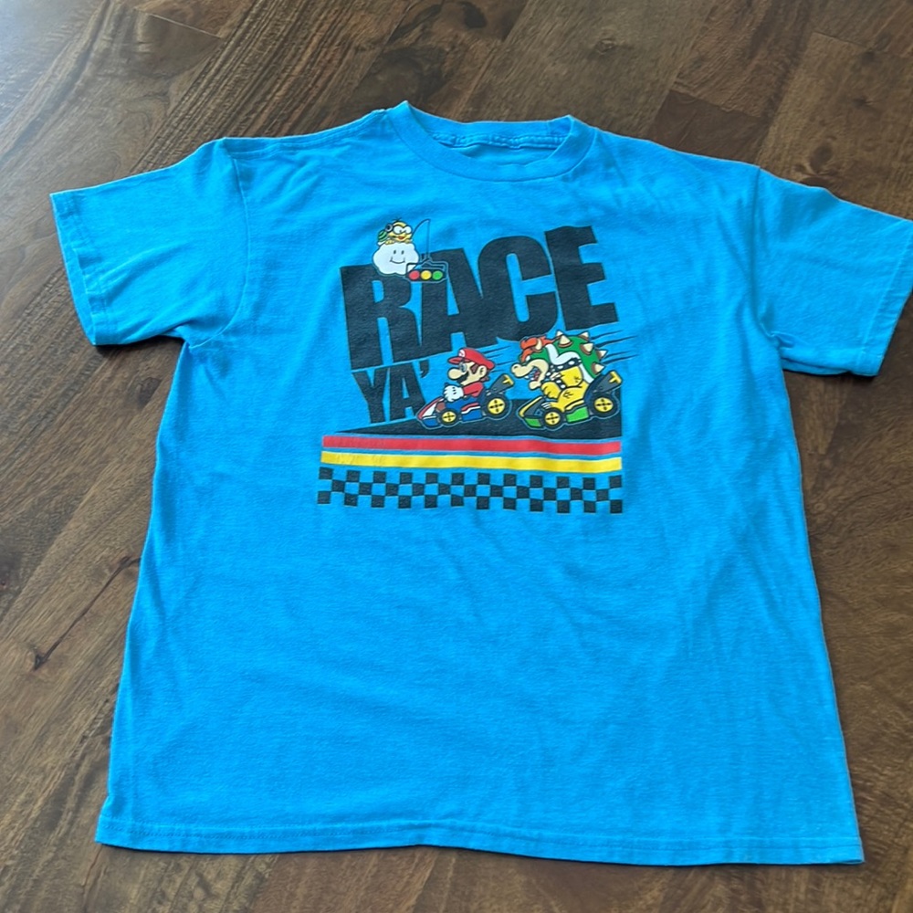 MARIOKART “RACE YA’” BOYS TEE. SIZE S
